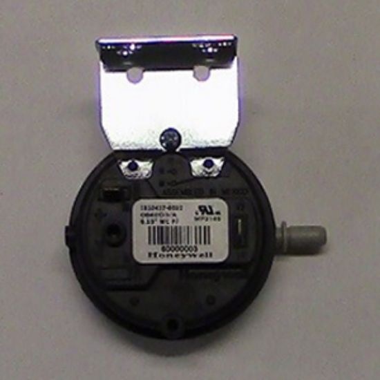 Picture of GP3D2900 VACUUM SWITCH             GIANT